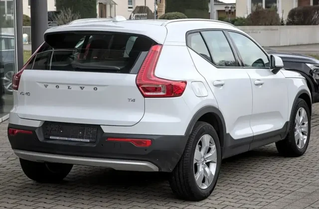Volvo XC40 2.0 T4 Momentum